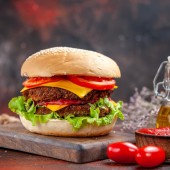 Бургер из курицы на углях